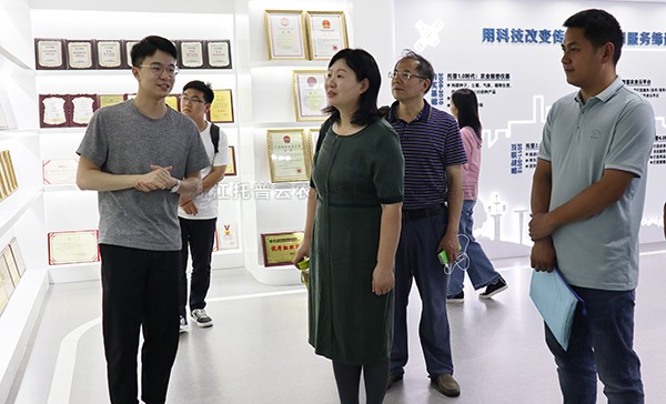 国家植保机械质量监督检验中心副主任刘燕一行莅临樱花视频在线考察交流