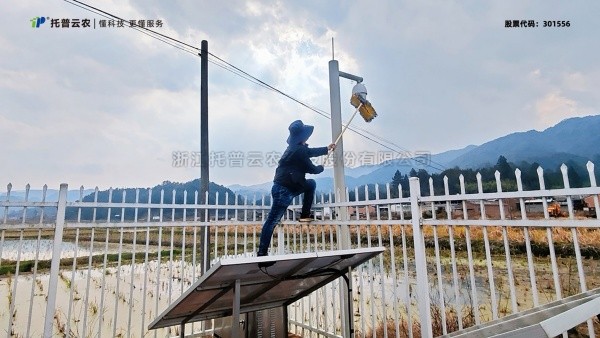 春垄之上，托普人用专业与温度，唤醒每一台“农田卫士”