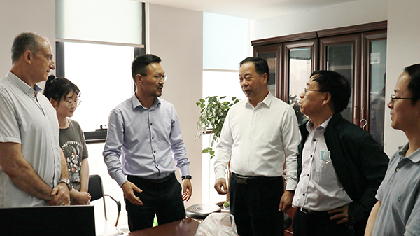 中国农业技术推广协会会长陈生斗、秘书长张互助莅临樱花视频在线考察参观