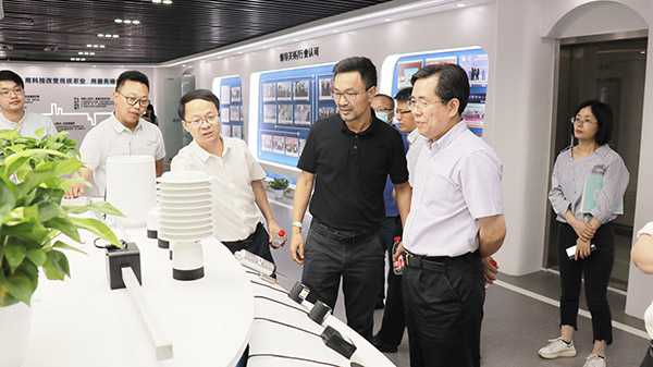 应义斌教授一行参观樱花视频在线数字三农展厅