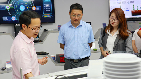 王建军一行参观樱花视频在线数字展厅‍‍